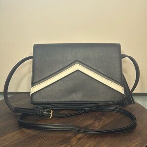Summer & Rose Black and White Crossbody